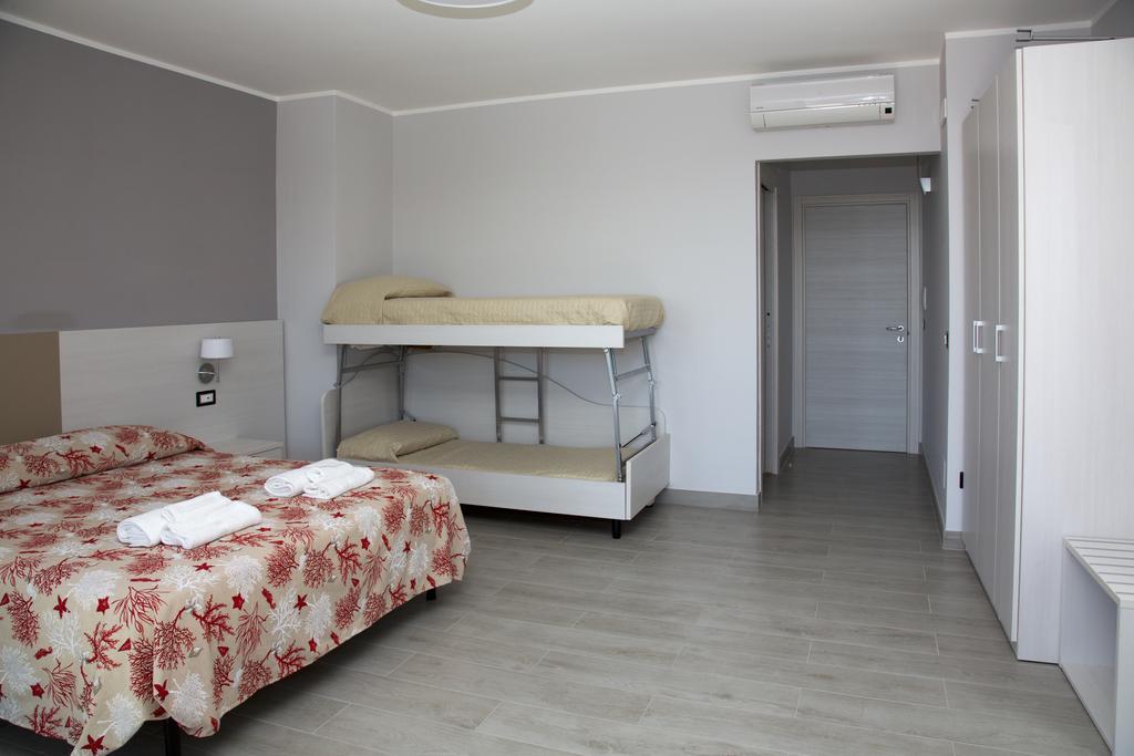 チェントラ Meuble Leonetti Bed & Breakfast エクステリア 写真